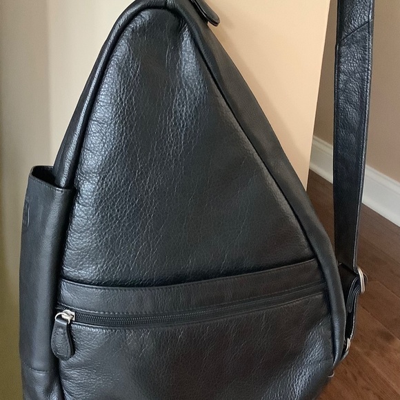 AmeriBag black leather backpack - Picture 7 of 12